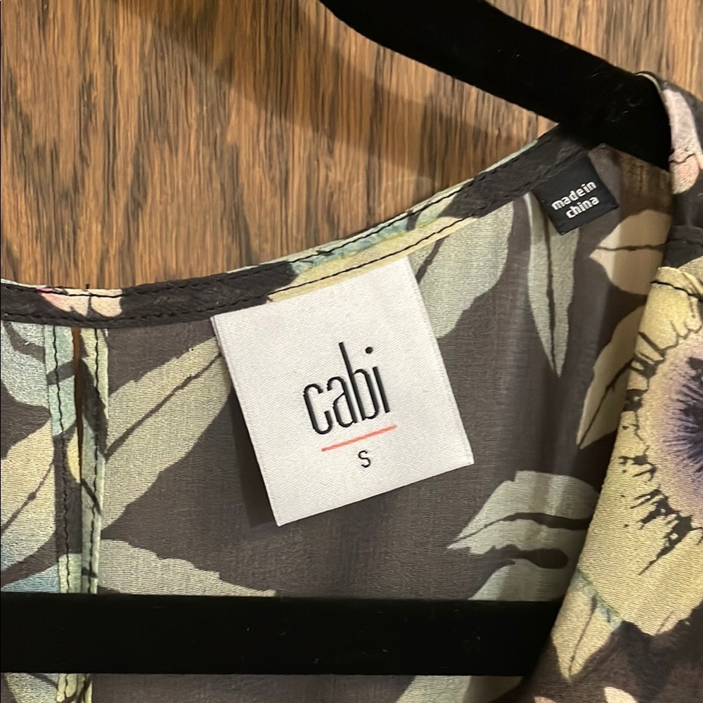 Cabi #3265 Top OSAKA NIGHTS Floral Ruffle Sleeveless Blouse Sz - Picture 2 of 7